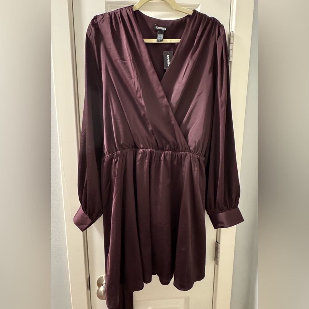 Satin Long Sleeve Tie Waist
Mini Dress